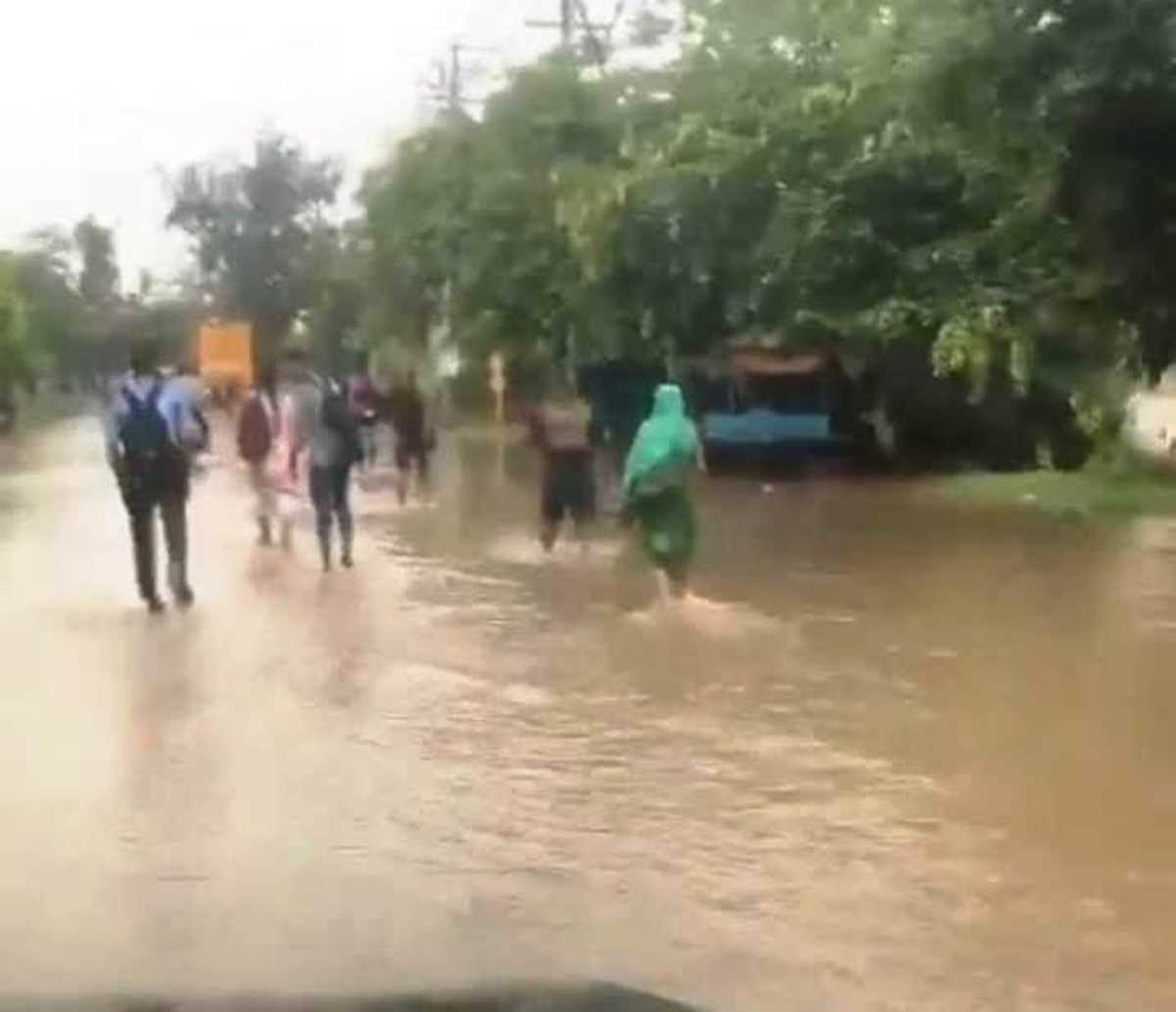 औद्योगिक सेक्टरों में जलभराव होने से उद्यमी व कर्मचारी परेशान